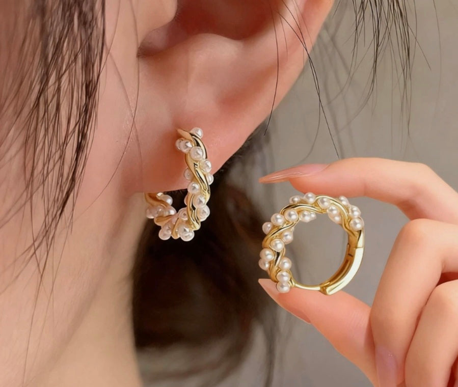 Twist Hoop With Pearls Earrings