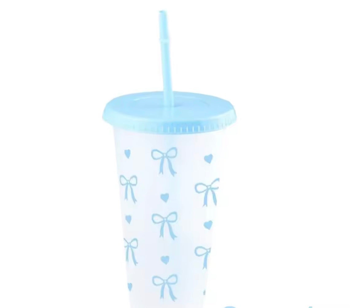 Bow Tumbler With Straw