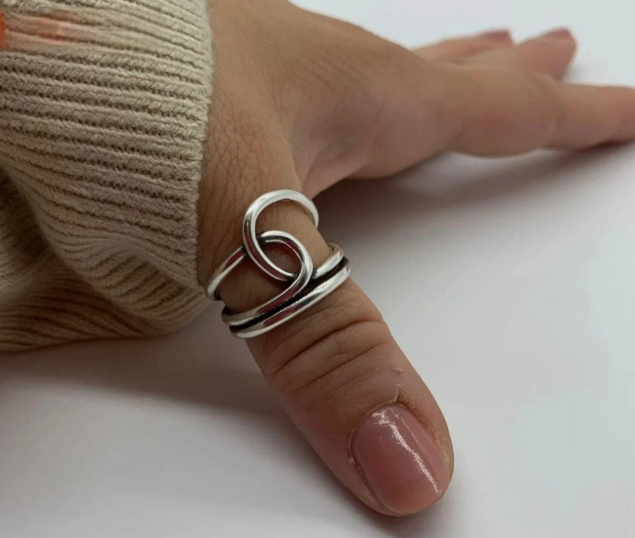 Knot Thumb Ring One Size