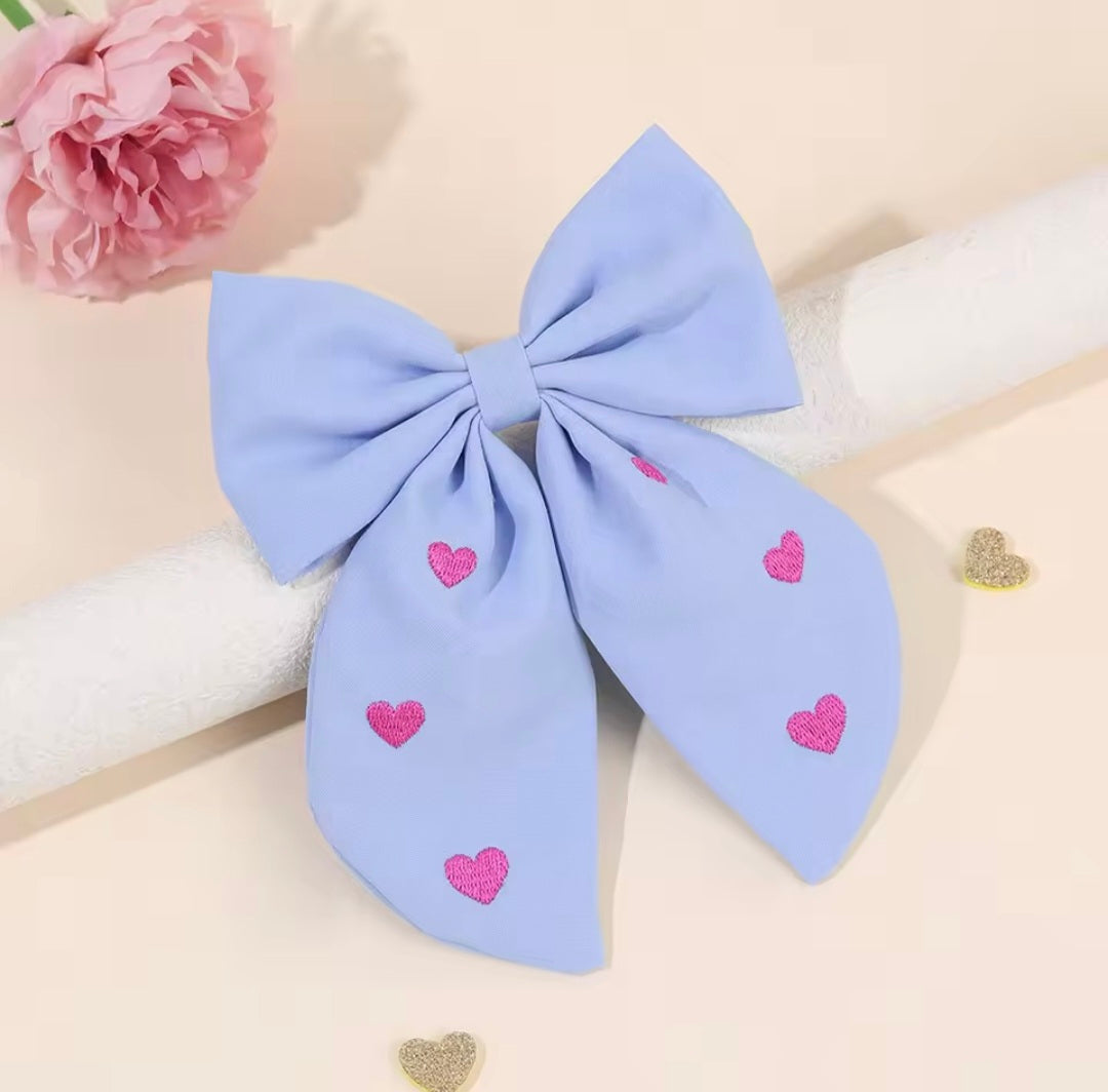 Heart Embroidered Bow Clip