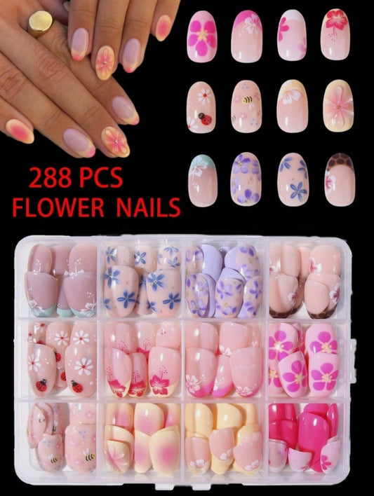 Floral Fake Nails Short French Tip x288