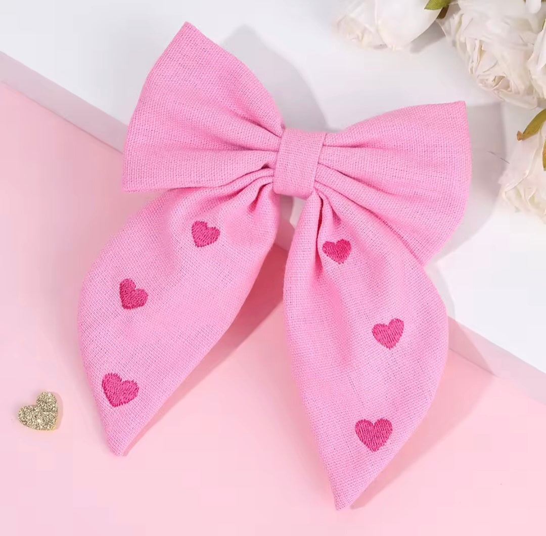 Heart Embroidered Bow Clip
